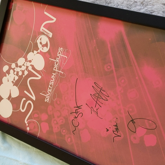 Silversun Pickups t-shirts & signed poster - Picture 3 of 4